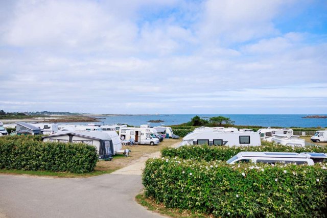 Accueil van camping-car caravane et tentes