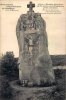 Le menhir de Saint-Uzec : photographie vers 1910